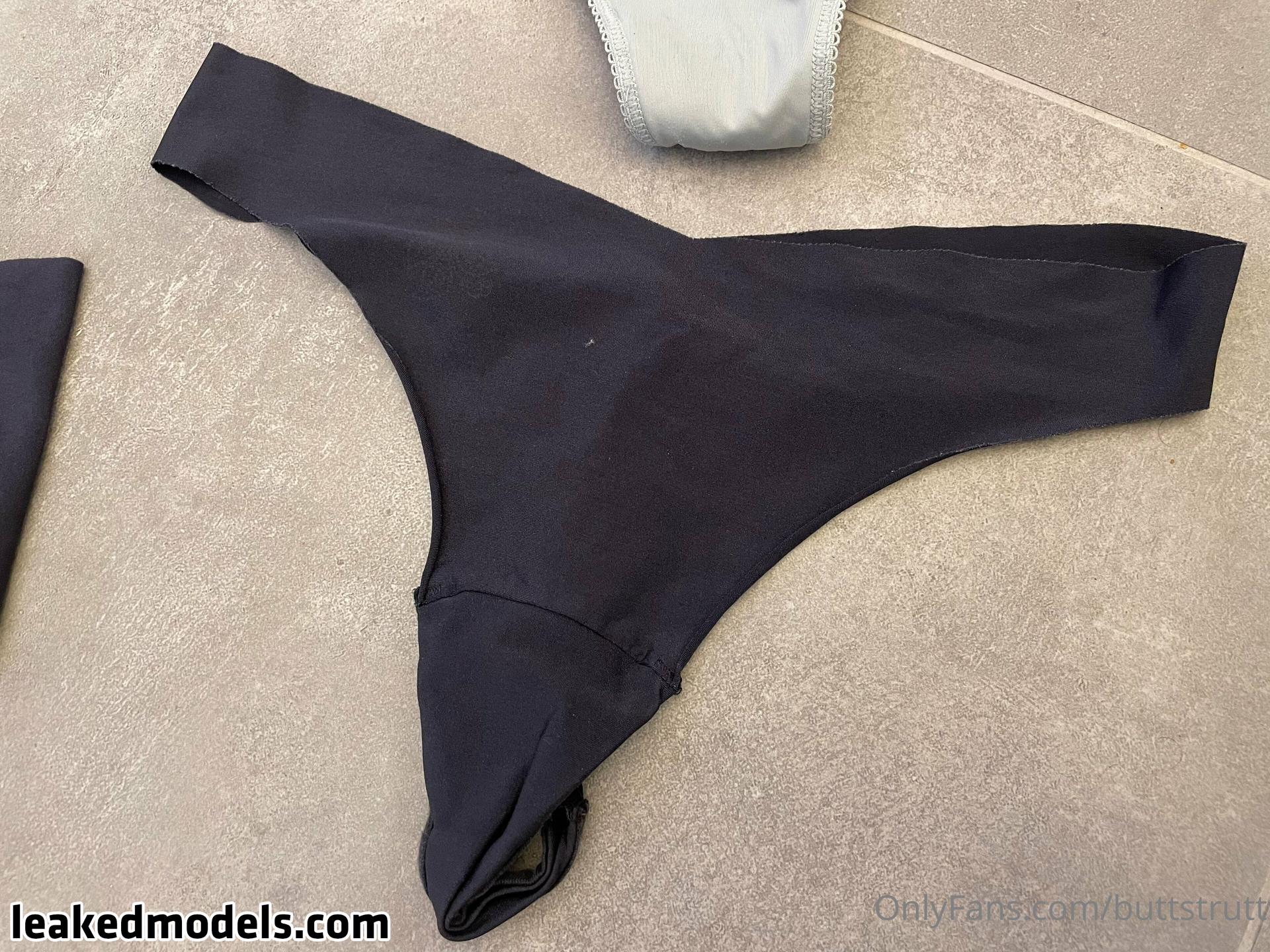 Buttstrutt Naked (13 Photos) – Leakedmodels