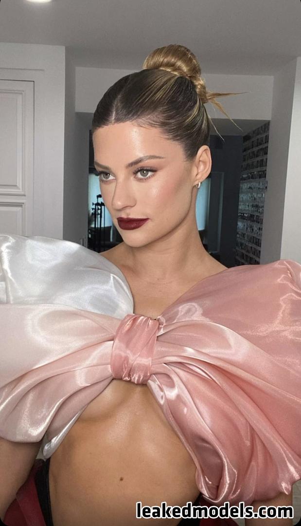 Hannah-Stocking Nude (10 Photos) – Leakedmodels