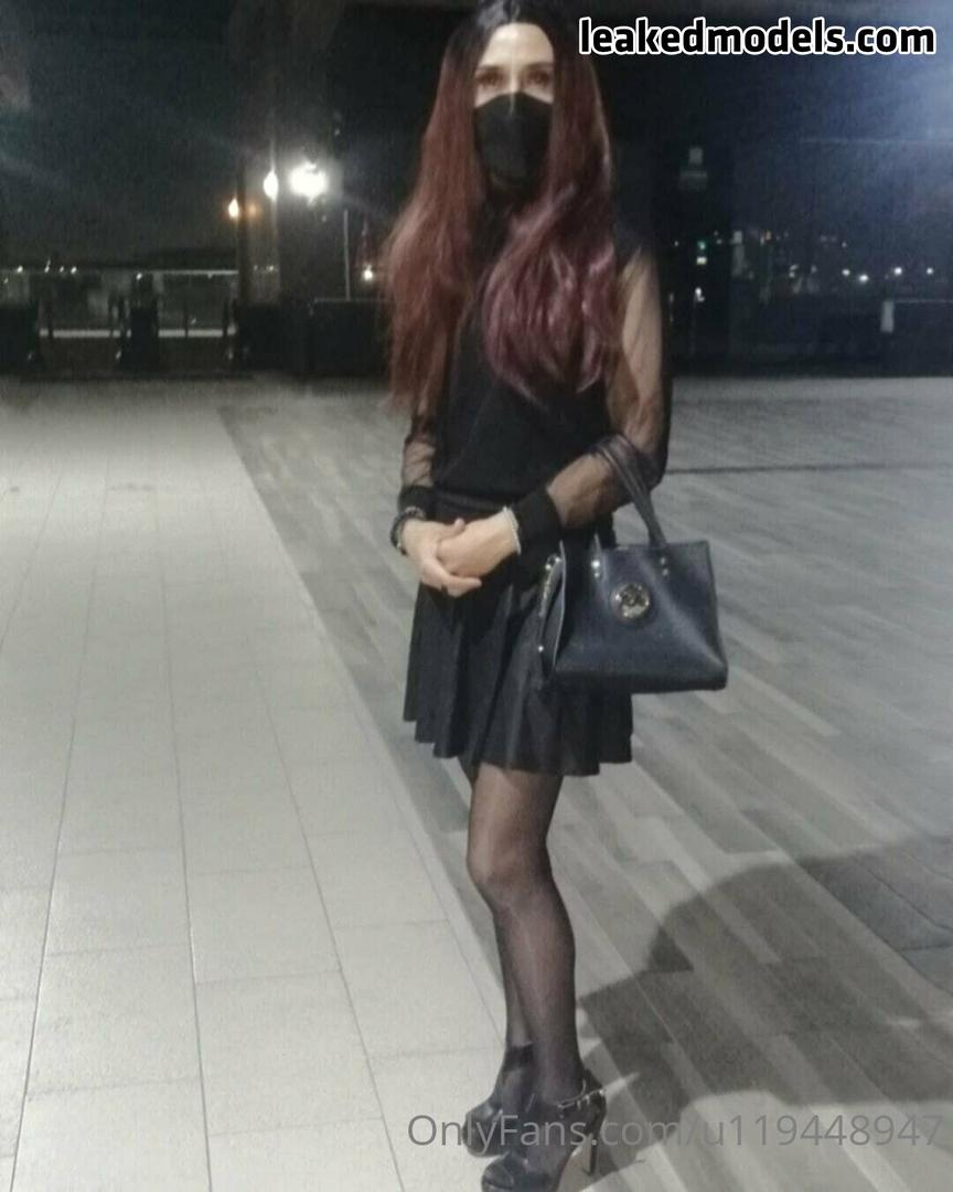 U119448947 Naked (12 Photos) – Leakedmodels