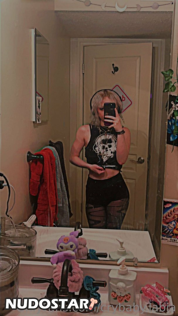 Crybaby Labia Leaks (54 Photos) – NudoStar