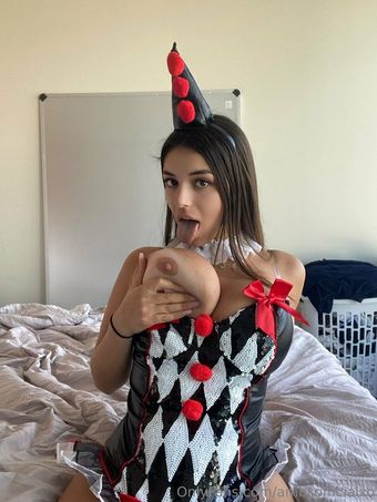 Amber Ajami / Ambs_Official_ / Ambsofficialxo / Syrian_Queen Nude Leaks Onlyfans  – Leaked Models