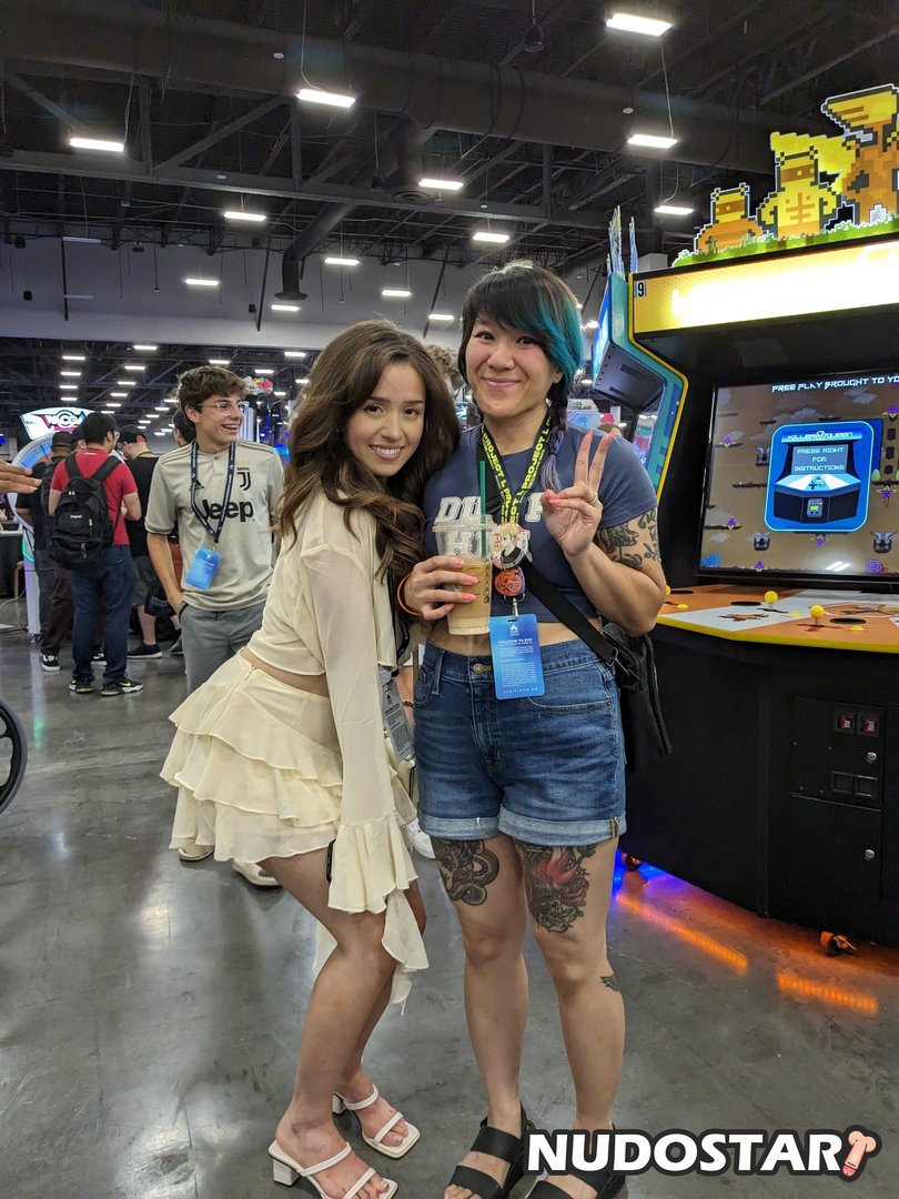 Pokimane – pokinaneonlyfan OnlyFans Leaks (17 Photos) – NudoStar