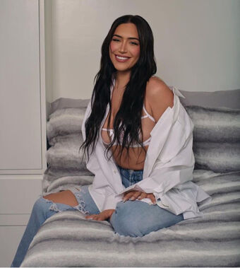 Anastasia Karanikolaou / Stassiebaby / staskaranikolaou Nude Leaks OnlyFans  – Leaked Models