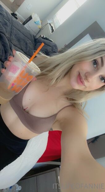 Anniesgarage / Itslifeofannie Nude Leaks Onlyfans  – Leaked Models