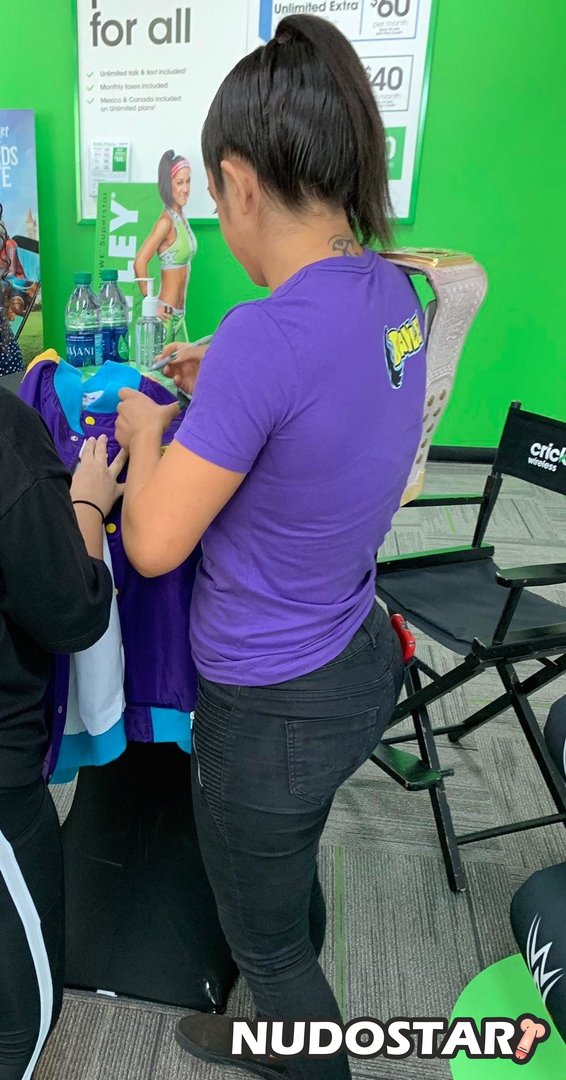 Bayley Leaks (15 Photos) – NudoStar