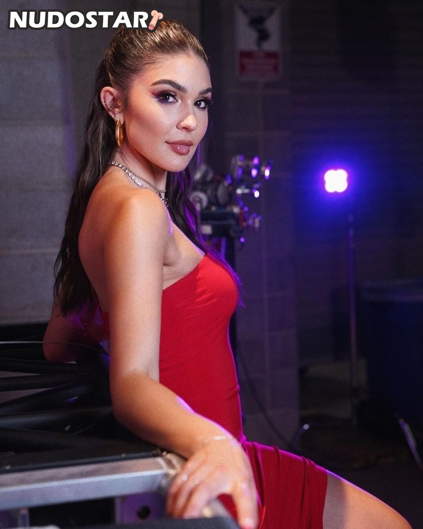 Cathy Kelley Leaked Photo 8