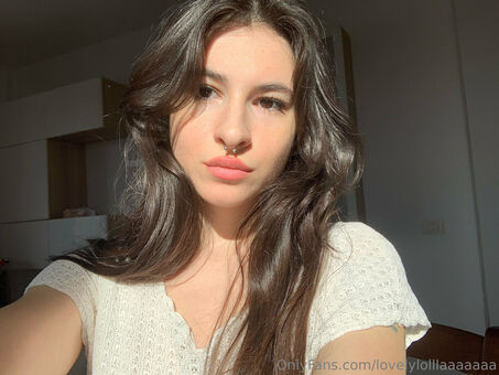 lovelylaauraa / lovelylolllaaaaaaa Nude Leaks OnlyFans  – Leaked Models