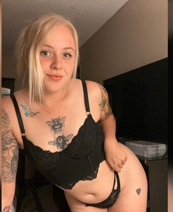 Makenzie Marie / Simplylavenderlilacs / Itslavenderdarling Nude Leaks Onlyfans  – Leaked Models