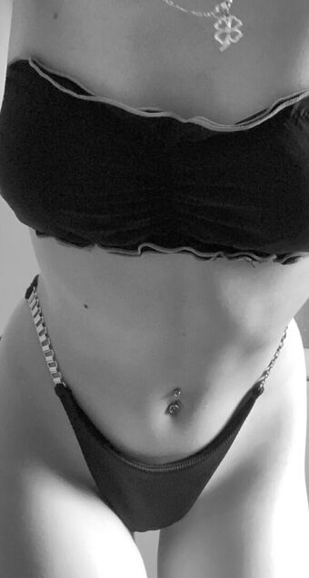 Andreea_raisa18 Nude Leaks OnlyFans Photo 18