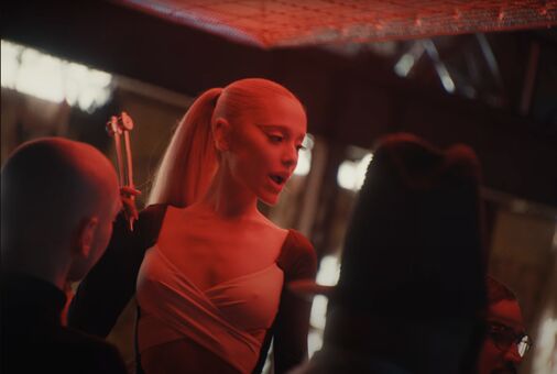 Ariana Grande Nude Leaks OnlyFans Photo 40