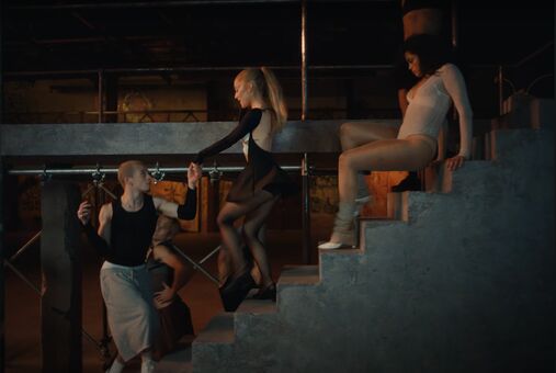 Ariana Grande Nude Leaks OnlyFans Photo 35