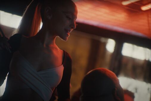 Ariana Grande Nude Leaks OnlyFans Photo 43