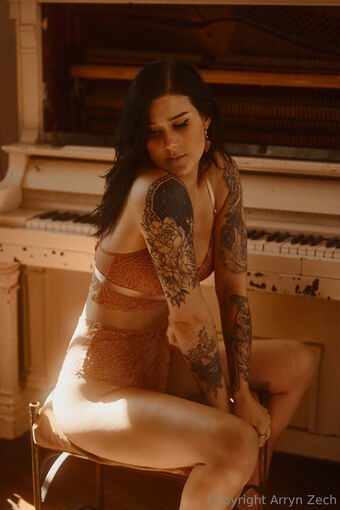 Arryn Zech Nude Leaks OnlyFans Photo 103