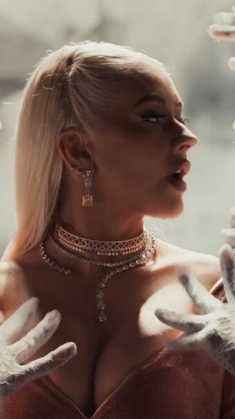 Christina Aguilera Nude Leaks OnlyFans Photo 235