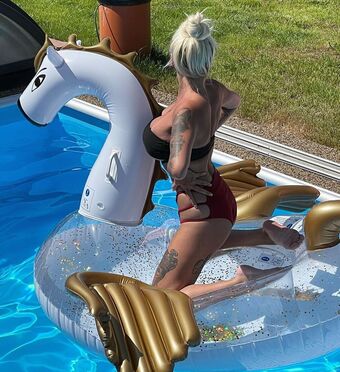 Deminecka / Denisa B. Nude Leaks OnlyFans  – Leaked Models