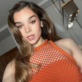 Hailee Steinfeld / haileesteinfeld / https: Nude Leaks OnlyFans  – Leaked Models