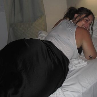 Isabella Dorta / isabelladortapoetry444 Nude Leaks OnlyFans  – Leaked Models