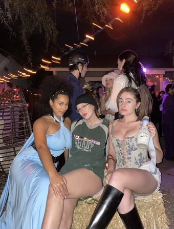 Raina Morris / quakerraina Nude Leaks OnlyFans  – Leaked Models