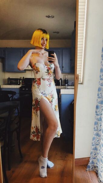 Tessa Violet Nude Leaks OnlyFans Photo 8