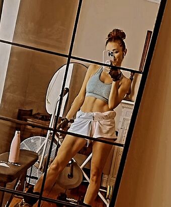 Una Healy / unahealy Nude Leaks OnlyFans  – Leaked Models