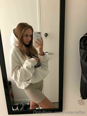 valerieflor Nude Leaks OnlyFans Photo 30