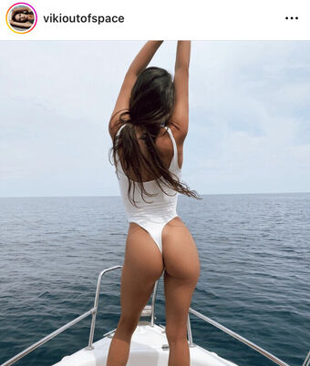Vikioutofspace Nude Leaks OnlyFans  – Leaked Models