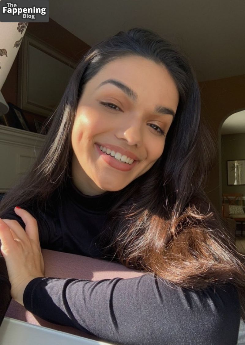 Rachel Zegler Sexy (7 Photos)