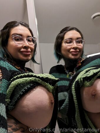 Ariane-saint-amour Nude Leaks OnlyFans Photo 105