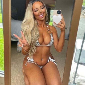 Beth Amelia Nude Leaks OnlyFans Photo 9