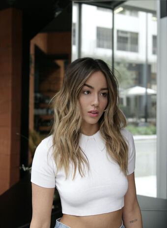 Chloe Bennet Nude Leaks OnlyFans Photo 32