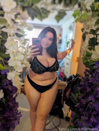 Emstreams / m1ss_ems Nude Leaks OnlyFans  – Leaked Models