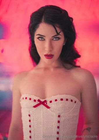 Evelyn Claire Nude Leaks OnlyFans Photo 99