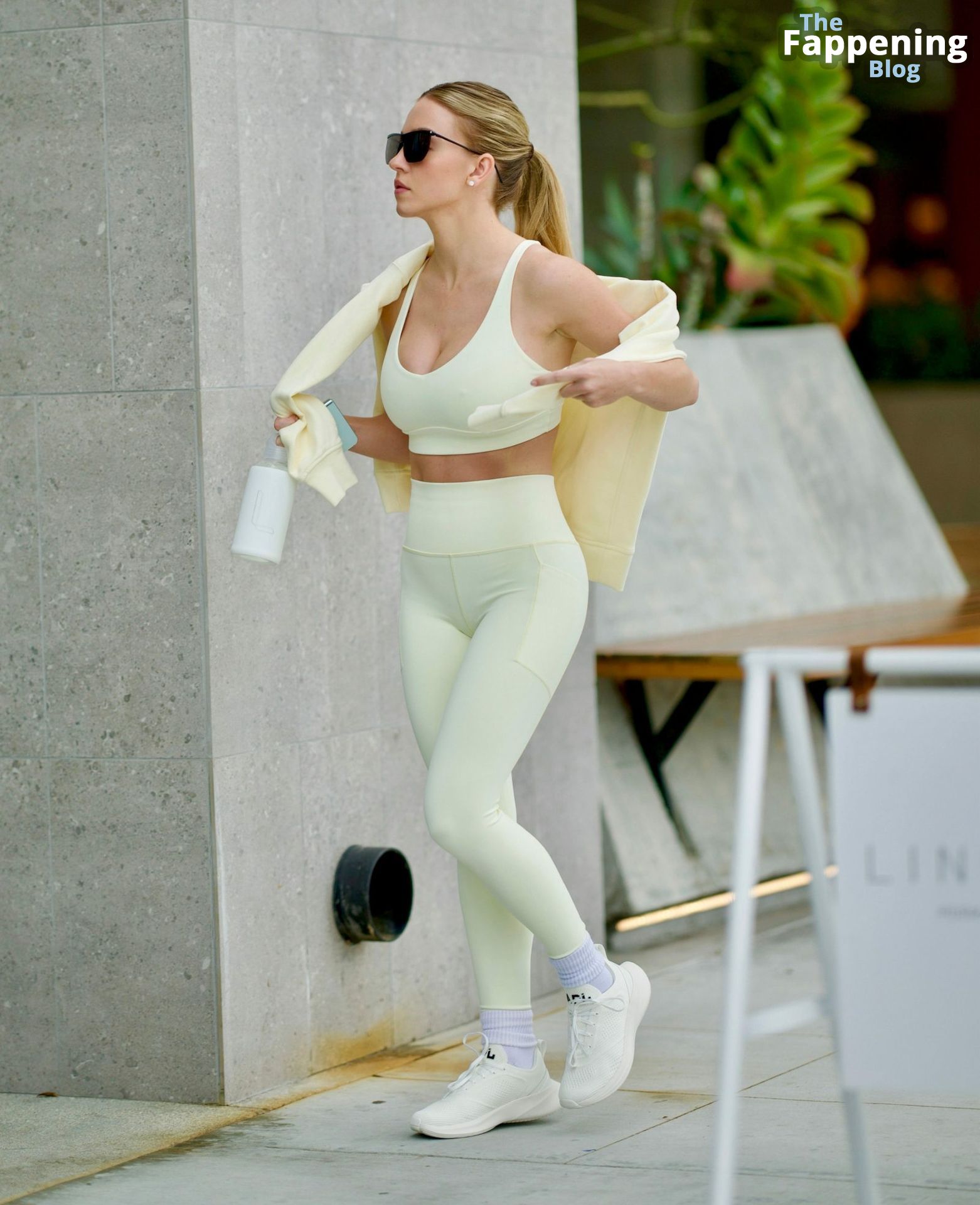 Sydney Sweeney Shows Off Her Bod On Her Way to a Workout in Los Angeles (10 Photos)