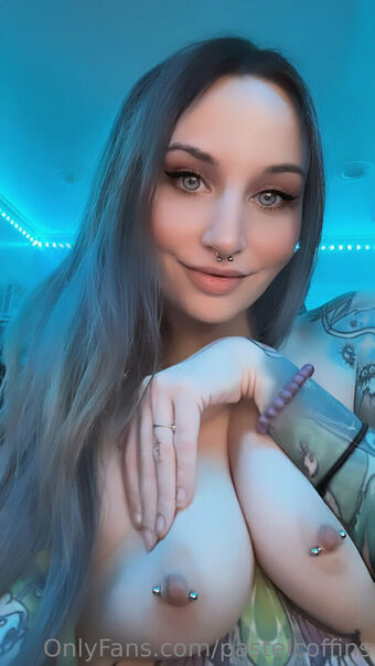 gothmami_ / lilgothmami -spookybabe / pastelcoffins / pastelcoffins_ Nude Leaks OnlyFans  – Leaked Models