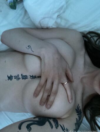 Noemie Lili Nude Leaks OnlyFans Photo 16