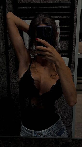 prettylittlething / pretylittlething Nude Leaks OnlyFans  – Leaked Models