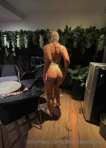 shaniaonlyfans Nude Leaks OnlyFans Photo 17