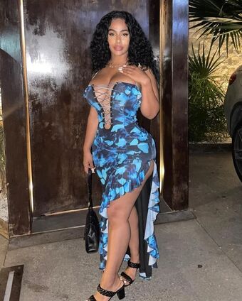 Ayisha Diaz Nude Leaks OnlyFans Photo 14