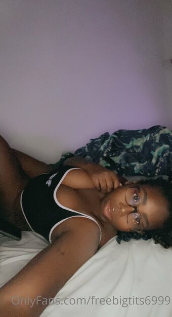 freebigtits6999 / hippychick7609 Nude Leaks OnlyFans  – Leaked Models