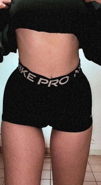 larissadvs / larissaxadventures Nude Leaks OnlyFans – Leaked Models