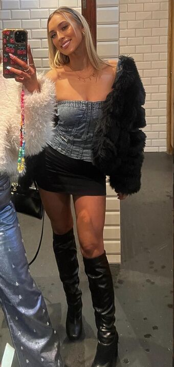 Lauren Day Nude Leaks OnlyFans Photo 34