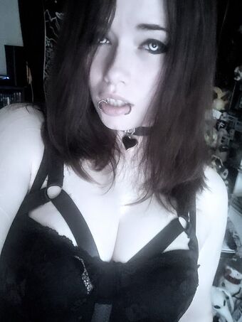 Lovely_Void810 Nude Leaks OnlyFans Photo 2