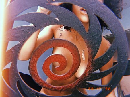 Caxinhox / Clara Elis / Clara Kii / clarachiamartireal Nude Leaks OnlyFans  – Leaked Models