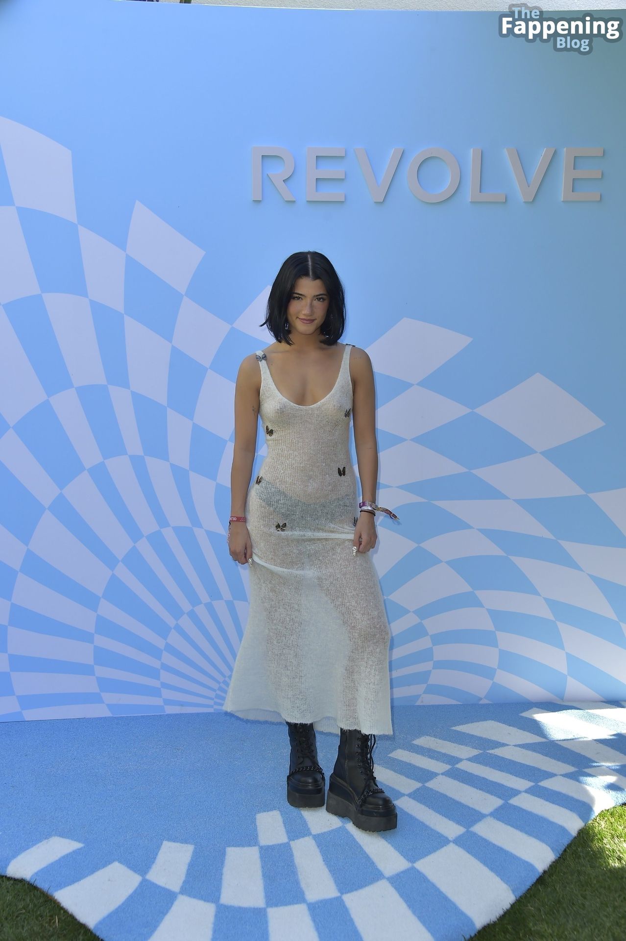 Charli D’Amelio Flashes Her Nude Tits at Coachella (34 Photos)