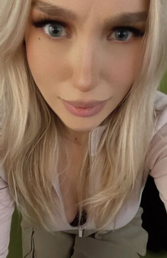 Emerome / emelinasmith Nude Leaks OnlyFans – Leaked Models