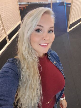 Emilia Linden Nude Leaks OnlyFans Photo 9