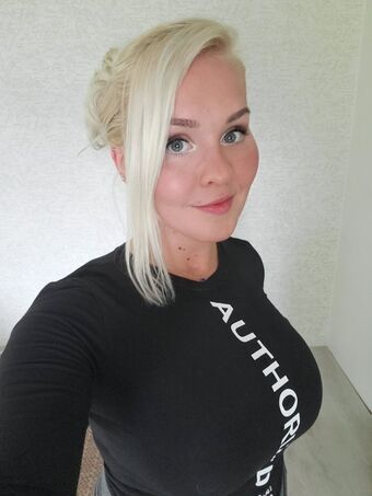 Emilia Linden Nude Leaks OnlyFans Photo 3