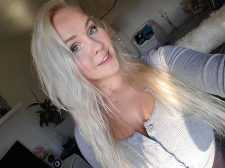 Emilia Linden Nude Leaks OnlyFans Photo 7