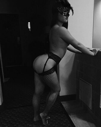 Exue.xo / foreign_xo / little_yeezy / yisumaya Nude Leaks OnlyFans  – Leaked Models