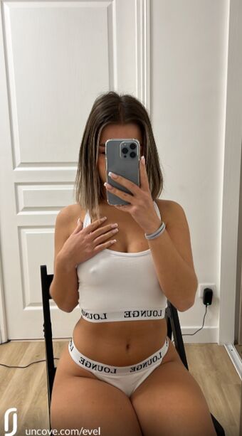 E.ytc Nude Leaks OnlyFans Photo 4